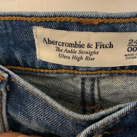 Abercrombie jeans - Picture 2 of 3
